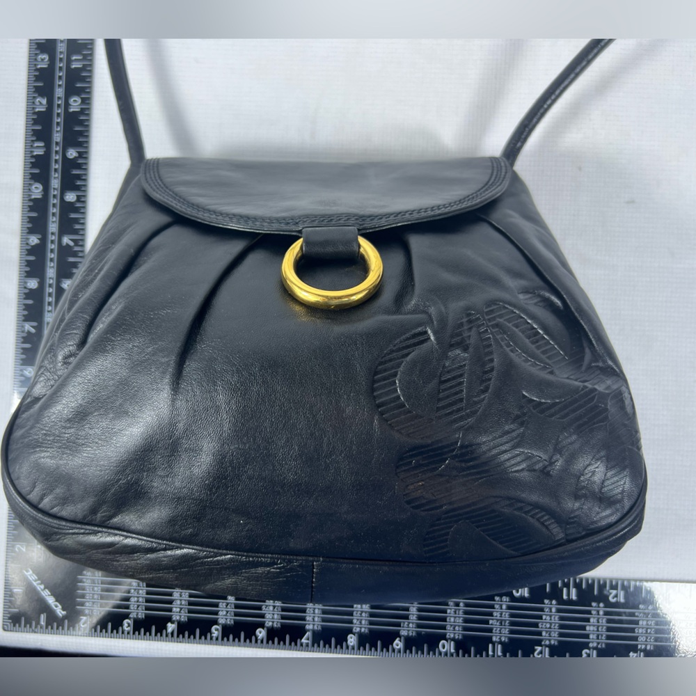 Vintage Loewe Black Leather Shoulder Bag with Embossed Anagram & Gold Ring - Picture 9 of 14